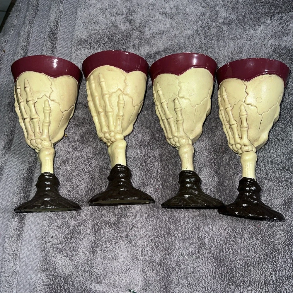 Set of 4 Skeleton Skull Goblets Halloween‎ Wine Cups Plastic Party Decor